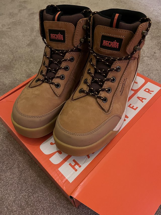 Preview of the first image of Safety boots: Scruffs Switchback 3 Safety Boots Tan Size 12.