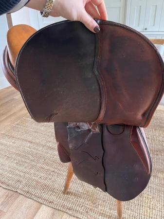 Image 2 of Devoucoux jump saddle 17.5inch very good condition