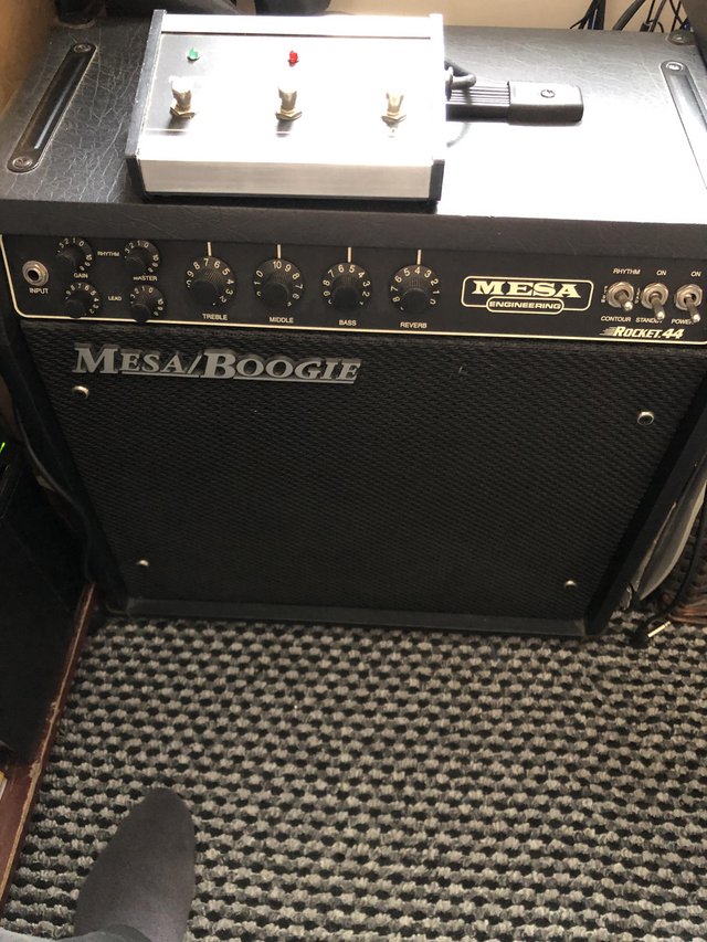 Preview of the first image of Mesa boogie rocket 44 all valve combo.