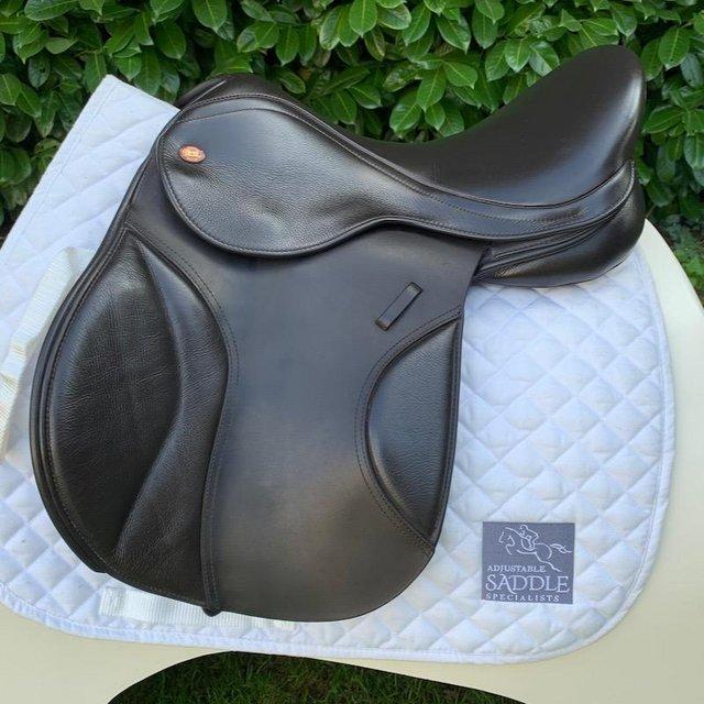 Preview of the first image of Kent and masters 17 inch  S-Series Compact saddle.