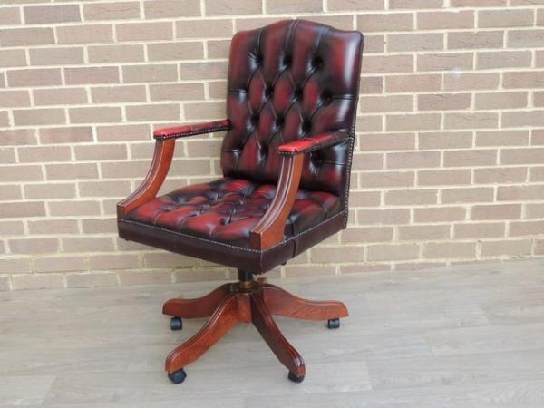 Image 2 of Winchester Gainsborough Chair (UK Delivery)