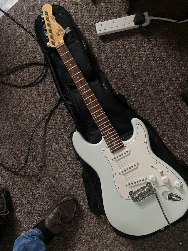 Preview of the first image of G&L S500 Tribute Sonic Blue may PX c/away classical.