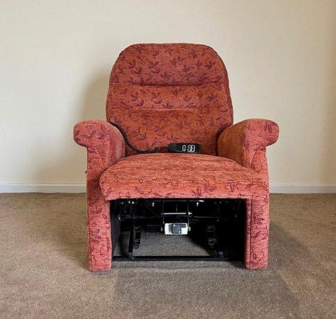 Image 7 of COSI LUXURY ELECTRIC RISER RECLINER CHAIR - CAN DELIVER