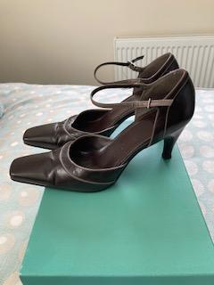 Image 2 of M&S ladies, brown trim leather heeled shoes