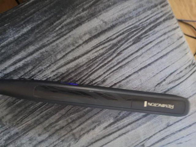 Preview of the first image of Remington Ceramic Hair Straighteners.