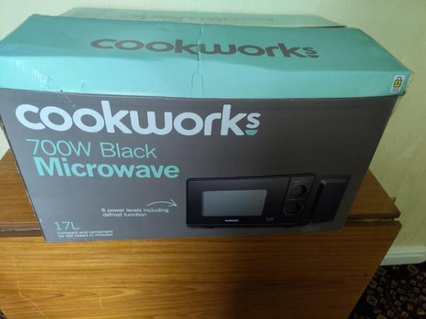 Image 2 of Microwave – Cookworks 700W 17L
