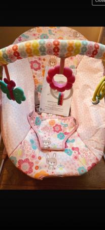 Image 3 of Deluxe vibrating baby seat