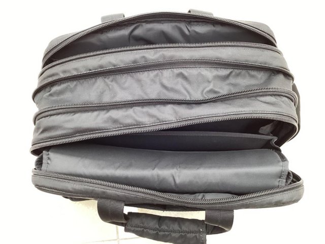 Preview of the first image of Computer carry case colour Black in very good condition.