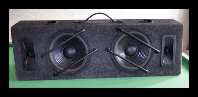 Image 9 of Dual 7" Car Audio Subwoofer Box With Twin Tweeters.
