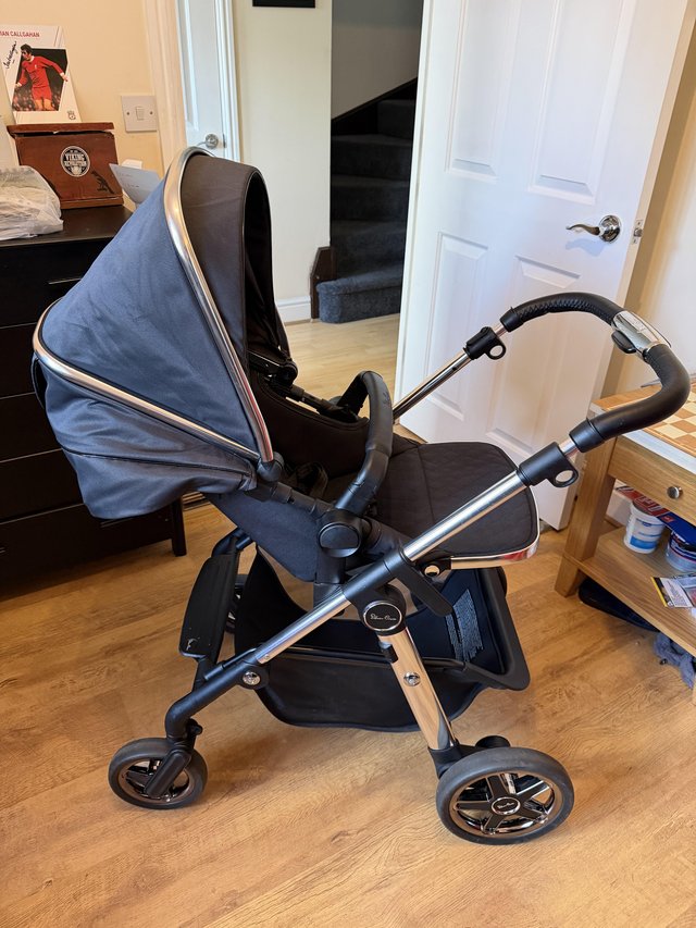 Silver cross pioneer pushchair