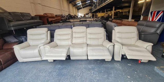 Image 12 of La-z-boy cream leather 3 seater sofa and 2 armchairs