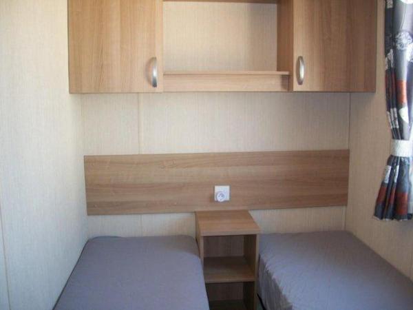 Image 16 of RS 1646 a great 3 bed Swift Burgundy Mobile home