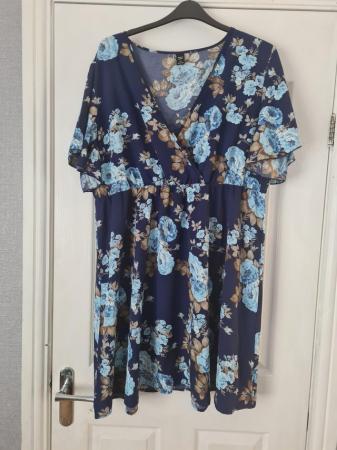 Image 3 of Three dresses never been worn. Size 4 x from shein.