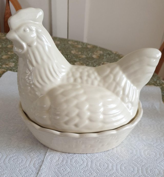 Preview of the first image of Mason Cash ceramic hen egg storer.