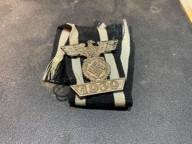 Preview of the first image of German Soldiers service medal and ribbon.