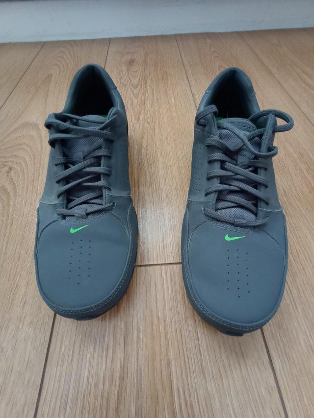 Preview of the first image of Nike Air Toukol trainers.......