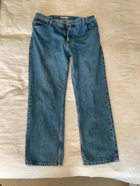 Preview of the first image of Wrangler Jeans waist 36 length 32.