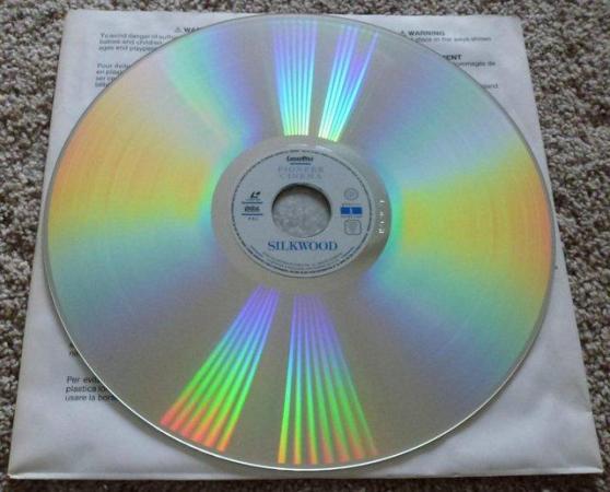 Image 2 of Silkwood, Laserdisc (1983), released 1994
