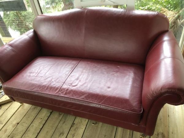 Image 2 of 2 x M &S LEATHER SOFAS RED LEATHER