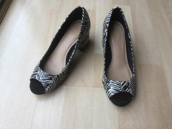 Image 3 of M&S ladie’s open toe shoose size 3