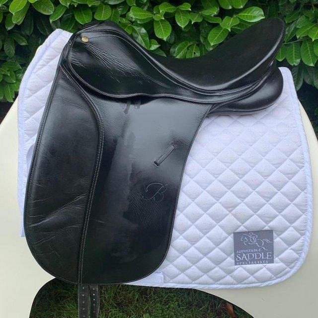 Preview of the first image of Bates Caprilli 17 inch dressage saddle.