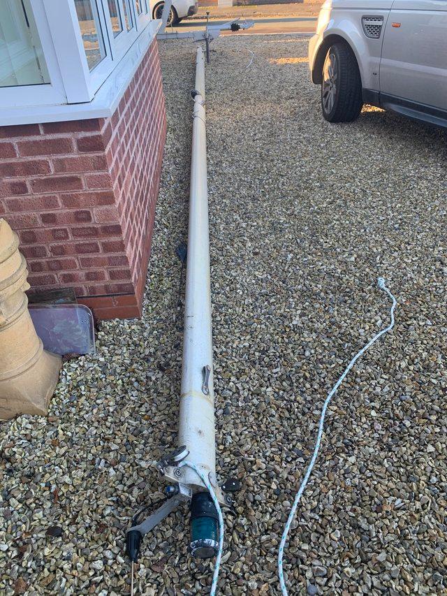 Preview of the first image of Proctor 9 mtr alloy mast with roller furling..