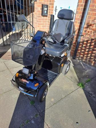 Image 2 of Freerider Mayfair Deluxe large 8mph mobility scooter £1000
