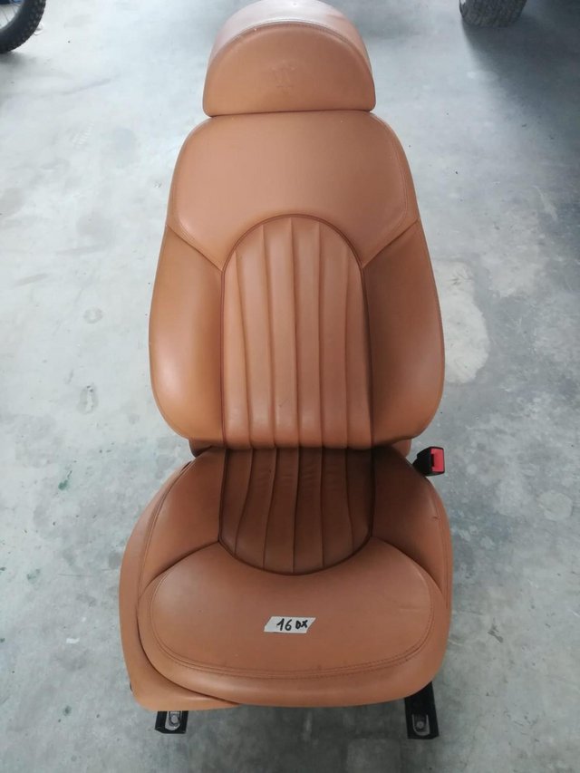 Preview of the first image of Front seats Maserati 3200 GT.