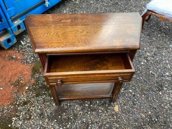 Image 3 of Vintage solid Oak Old Charm end table with drawer