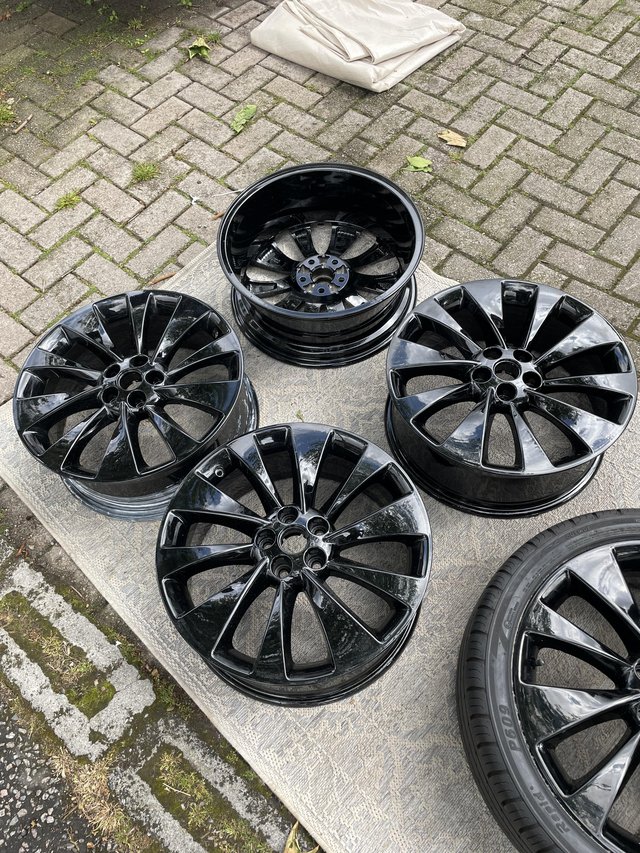 Preview of the first image of Alloy wheels turbine 18inch.