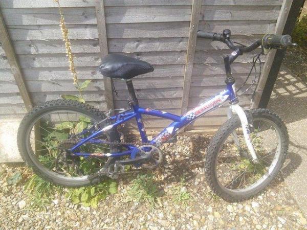 Image 1 of Child's bicycle approx 6-9 years