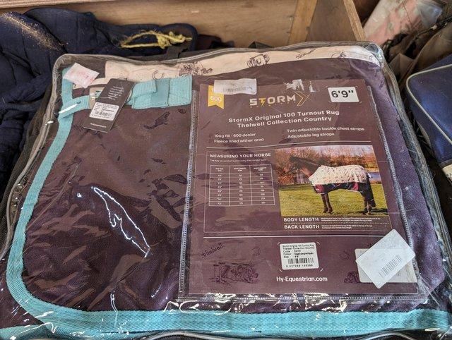 Preview of the first image of 6'9 shires stormX 100g thelwell turnout rug.