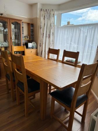Image 3 of Dining table (extending) with 6 dining chairs