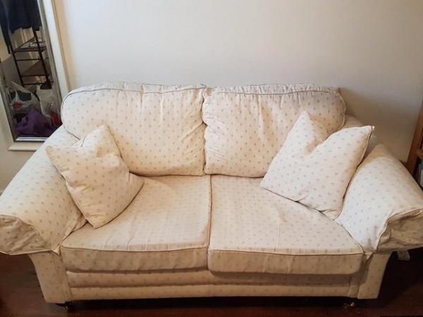 Image 2 of Traditional 2-seater sofa