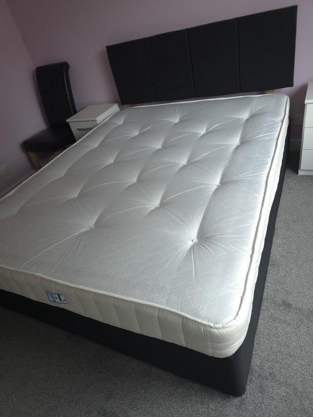 KING SIZE BED INCLUDING HEADBOARD IN EXCELLENT CONDITION — photo 2 of 3