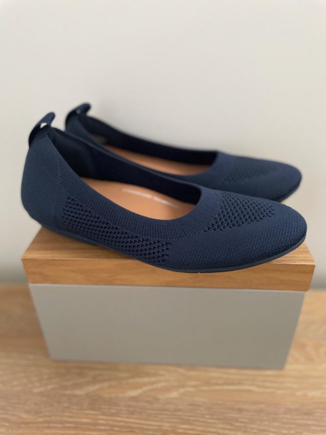 Preview of the first image of Fit Flop Navy Pumps Size 4.5.