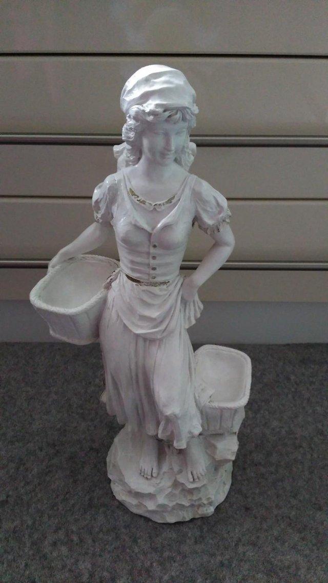 Preview of the first image of VINTAGE STATUARY CORP CHICAGO STATUE BY G BONI.