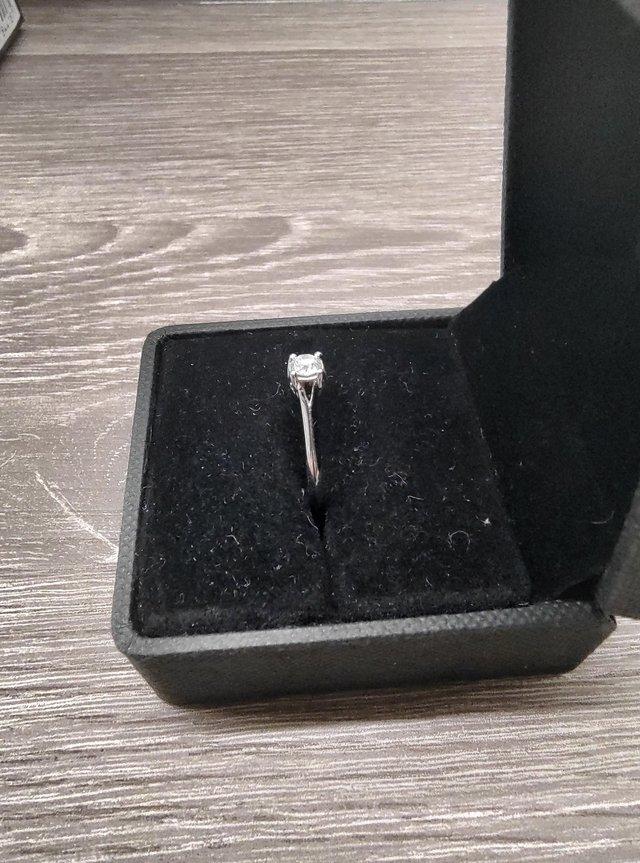 BEAUTIFUL H SAMUEL 9CT WHITE GOLD .25CT DIAMOND RING COST £7 — photo 2 of 3