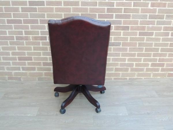 Image 7 of Dark Gainsborough Chair (UIK Delivery)