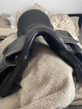 Image 3 of 16 inch Dever saddle black leather, beautiful saddle
