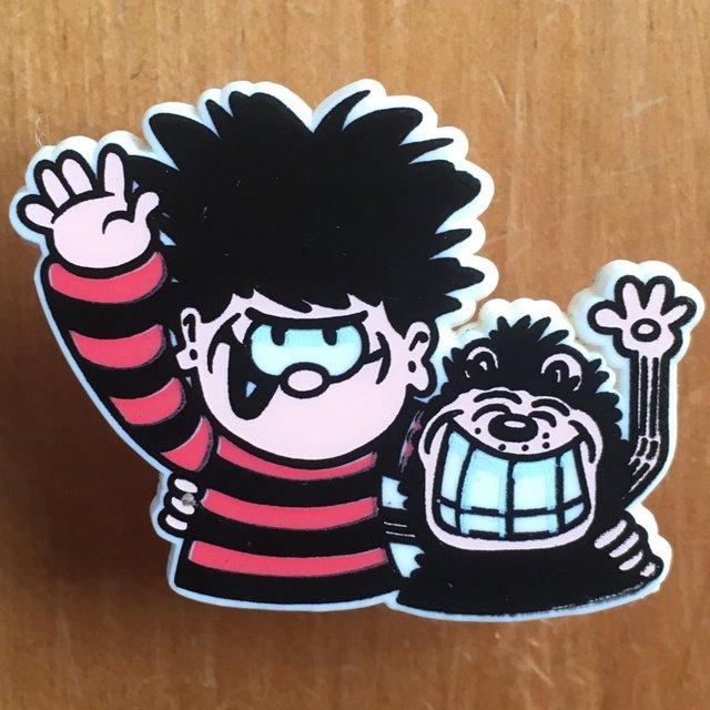 Preview of the first image of Vintage 1995 Dennis the Menance & Gnasher window sticker.