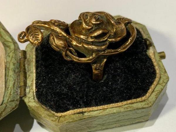 Image 3 of English Rose Ring in presentation box