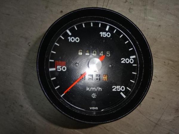 Image 3 of Speedometer for Porsche 911