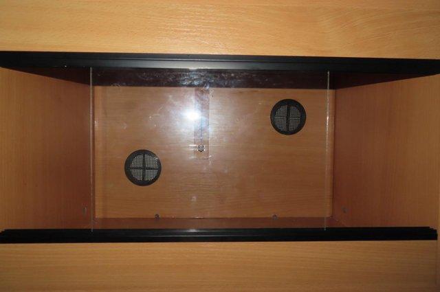Preview of the first image of Repti-Life 24"x15"x15" Vivarium in excellent condition..