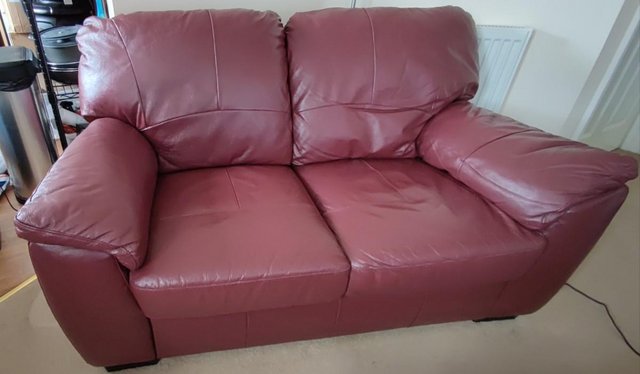 Image 2 of 100% top grain leather 2 seater sofa in burgundy