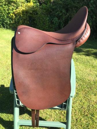 Image 4 of Ideal 17in Dressage Saddle, Excellent Condition