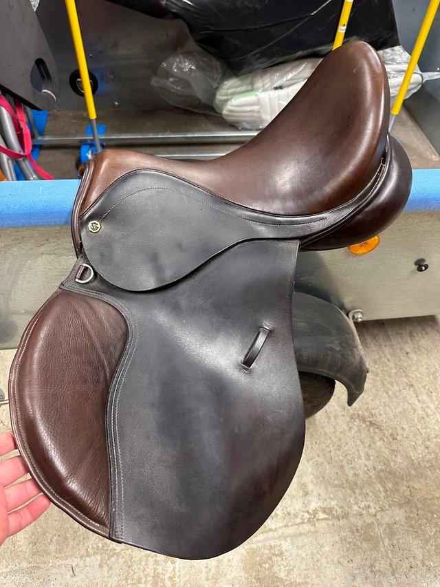 Preview of the first image of Barnsby padded GP saddle new condition 17.5 medium wide.