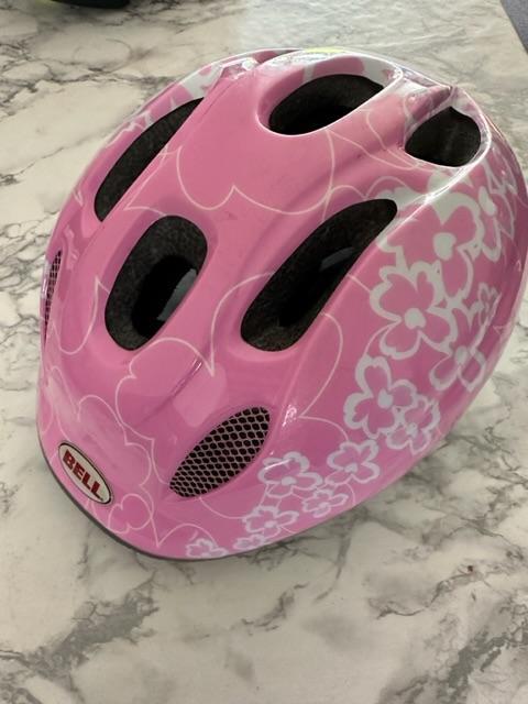 Preview of the first image of Cycle helmet BELL children XS/S.