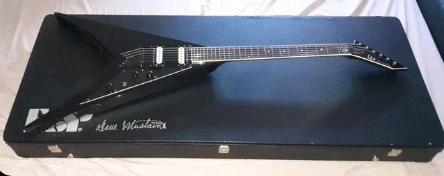 Preview of the first image of ESP LTD DV8 R DAVE MUSTAINE FLYING V NECK THRU & HARD CASE.
