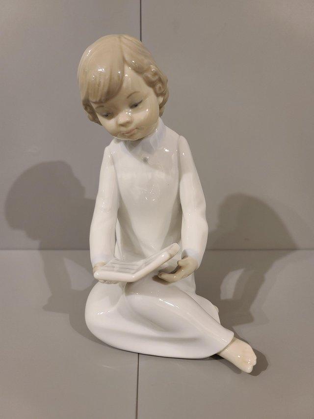 Preview of the first image of Zaphire by Lladro Figurine.